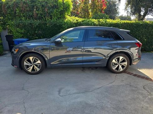 Used 2024 Audi Q8 e-tron Premium Plus AWD/4WD image 4