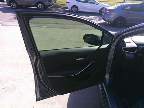 Used 2025 Toyota Corolla XLE image 16