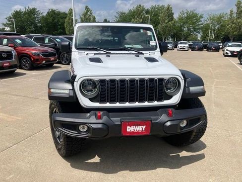 Certified 2025 Jeep Gladiator Rubicon w/ Convenience Group AWD/4WD image 2
