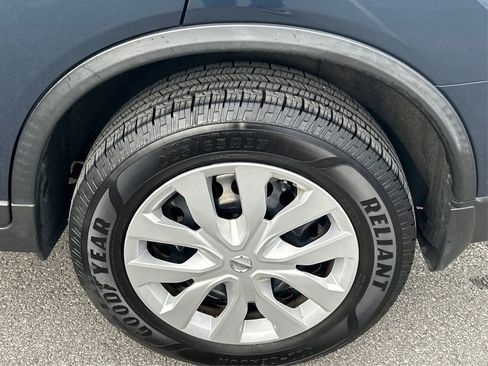 Used 2016 Nissan Rogue S w/ Appearance Package image 15