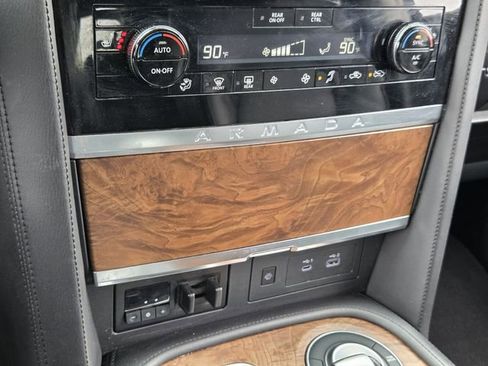 Used 2024 Nissan Armada SL w/ Captain's Chairs Package RWD image 21