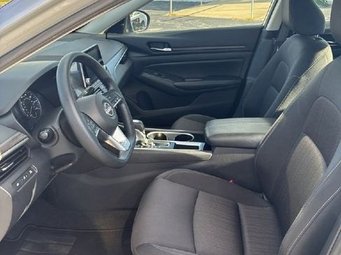 Used 2024 Nissan Altima 2.5 SV image 12