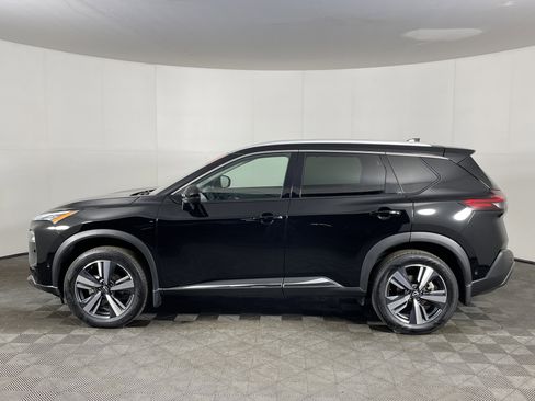 Used 2023 Nissan Rogue SL w/ SL Premium Package image 3