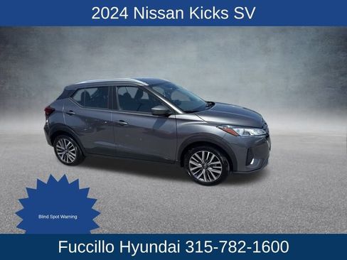 Used 2024 Nissan Kicks SV image 2