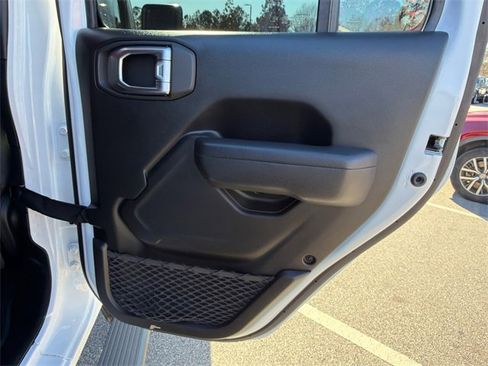 Used 2025 Jeep Wrangler Sport image 16