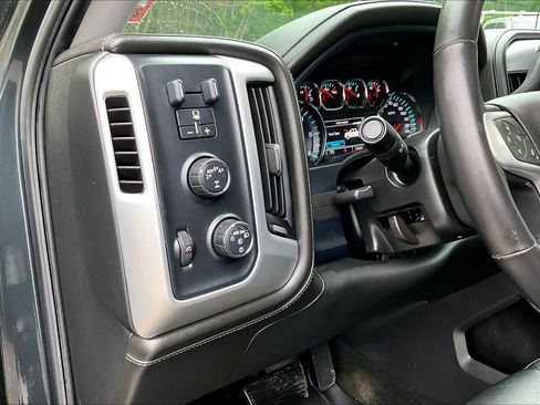 Used 2018 GMC Sierra 1500 SLT w/ SLT Preferred Package AWD/4WD image 37