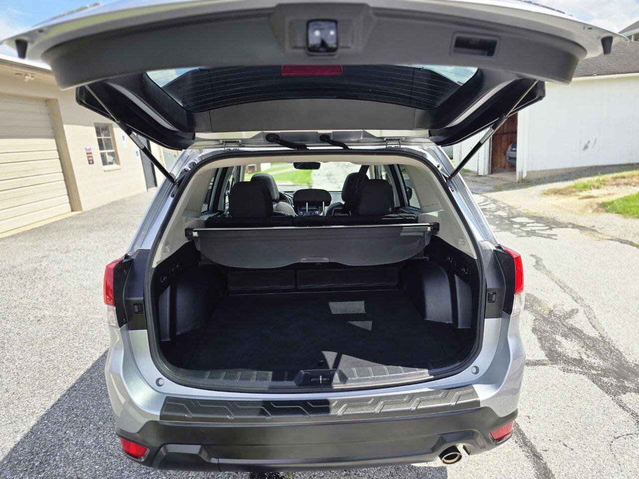 Used 2021 Subaru Forester Premium AWD/4WD image 22