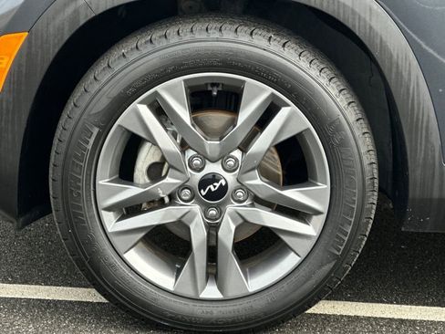 Used 2022 Kia Seltos S image 33