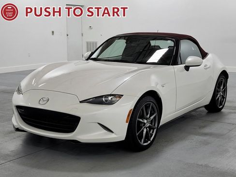 Used 2018 MAZDA MX-5 Miata Grand Touring RWD image 4