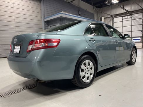 Used 2010 Toyota Camry FWD image 10