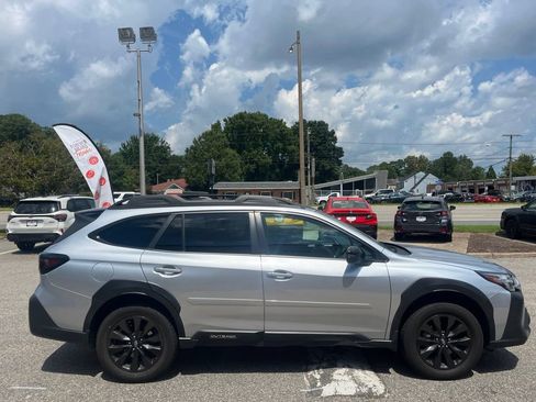 Used 2023 Subaru Outback Onyx Edition AWD/4WD image 3