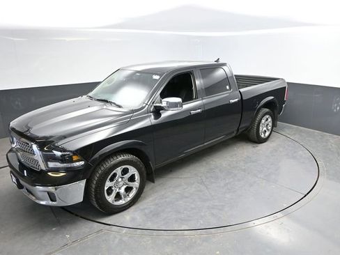 Used 2016 RAM 1500 Laramie w/ Convenience Group AWD/4WD image 40