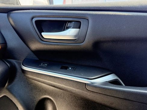 Used 2016 Toyota Camry LE image 25