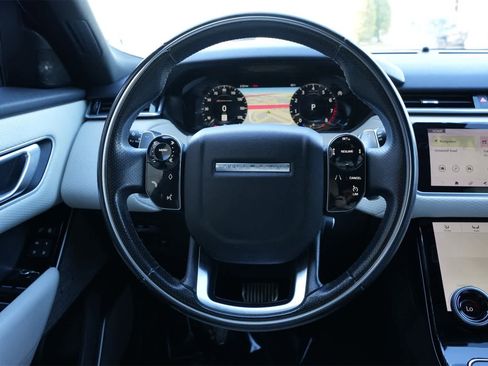 Used 2018 Land Rover Range Rover Velar R-Dynamic SE image 9