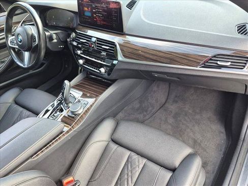 Used 2021 BMW 530i w/ M Sport Package RWD image 20