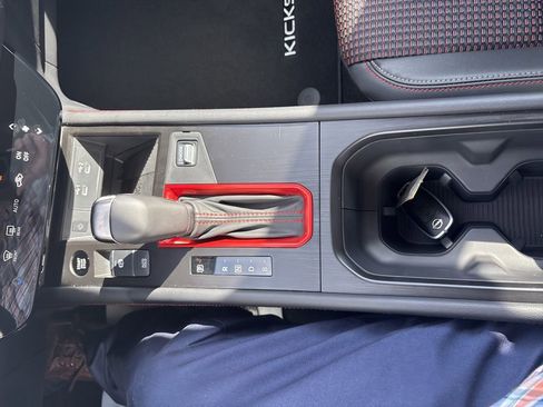 New 2025 Nissan Kicks SR AWD/4WD image 22