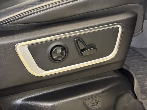 Used 2019 RAM 1500 Laramie w/ Sport Appearance Package image 27