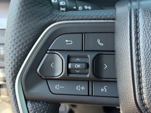 Certified 2025 Toyota Tacoma SR5 AWD/4WD image 20