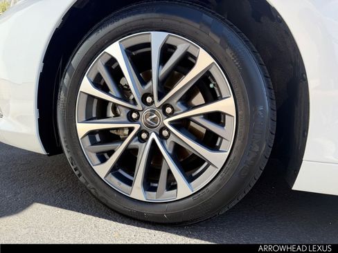 Used 2022 Lexus ES 300h w/ Accessory Package image 10