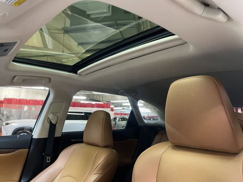 Used 2022 Lexus RX 350L FWD w/ Premium Package image 28