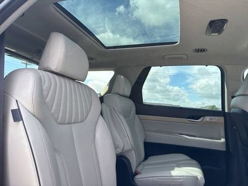 Used 2024 Hyundai Palisade Limited FWD image 11