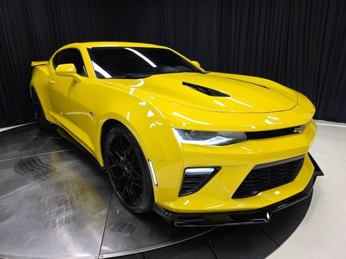 Used 2017 Chevrolet Camaro SS RWD image 46
