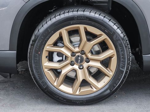 Used 2024 Honda Pilot Touring image 11