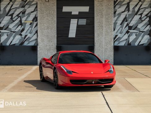 Used 2012 Ferrari 458 Italia Coupe RWD image 1