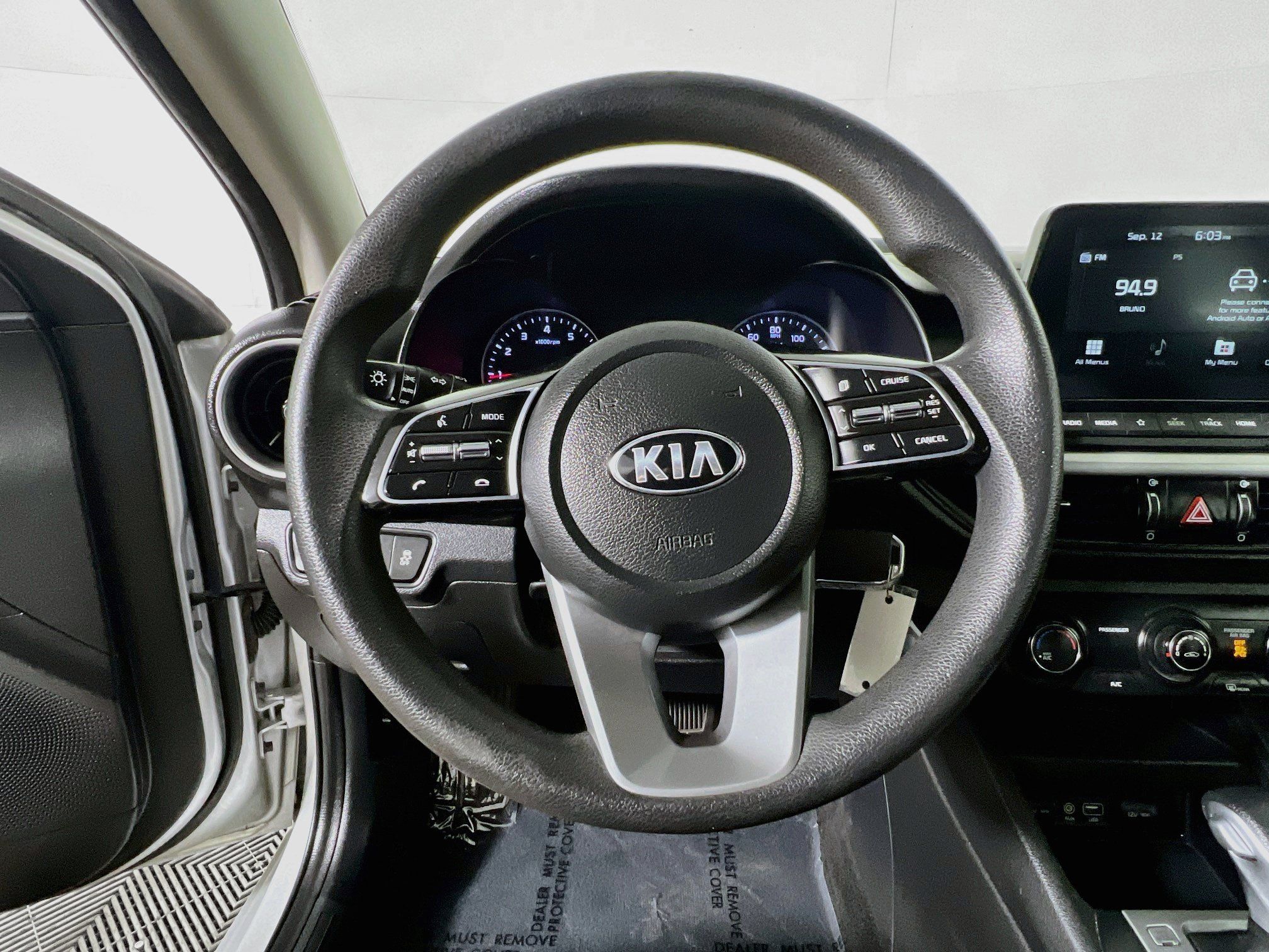 Used 2020 Kia Forte LXS FWD image 17