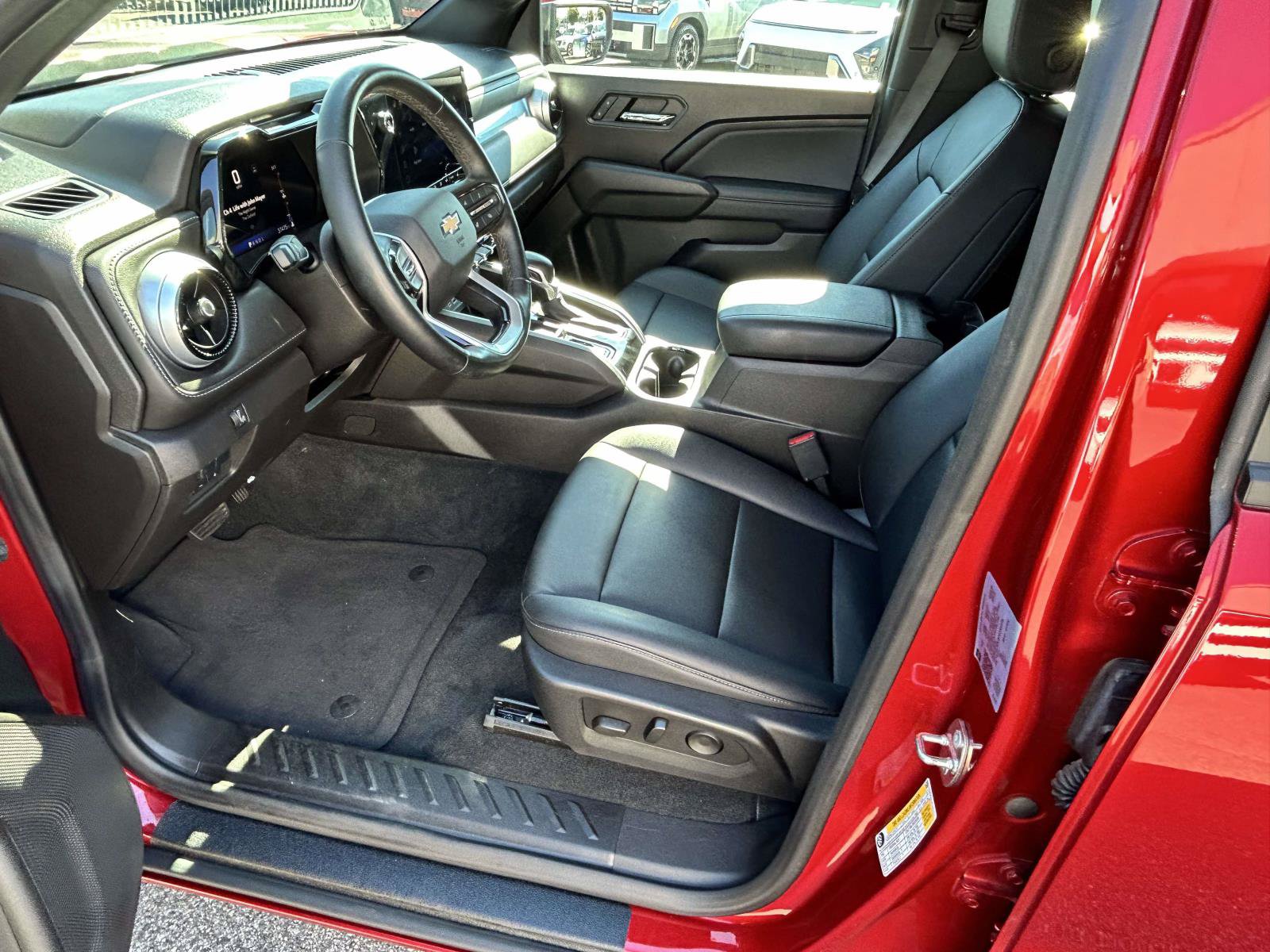 Used 2023 Chevrolet Colorado LT w/ LT Convenience Package III RWD image 11