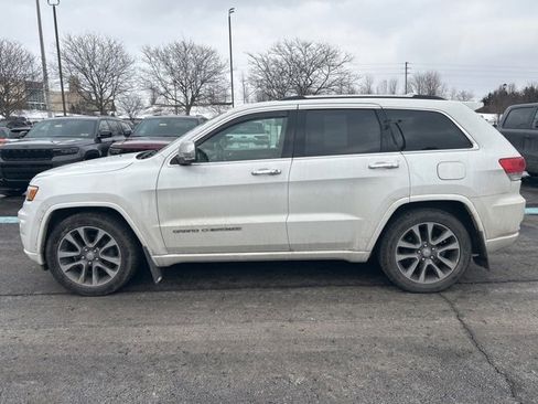 Used 2017 Jeep Grand Cherokee Overland image 2