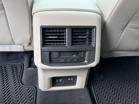 Used 2022 Volkswagen Atlas SE FWD image 14