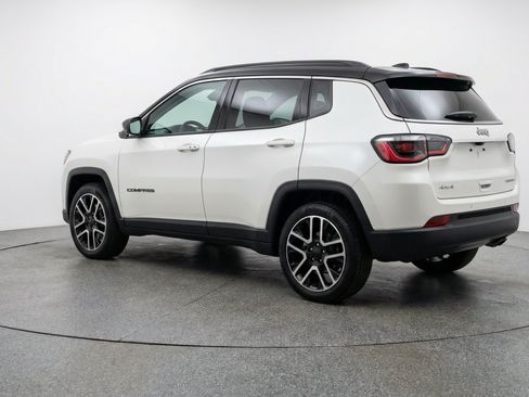 Used 2025 Jeep Compass Limited AWD/4WD image 6