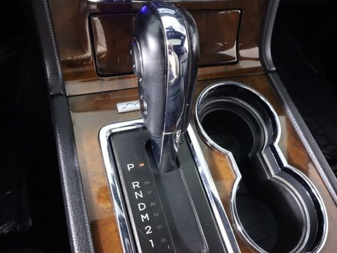 Used 2016 Lincoln Navigator Select RWD image 26