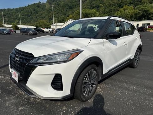 Used 2024 Nissan Kicks SR FWD image 3