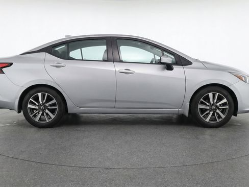 Used 2025 Nissan Versa SV FWD image 11