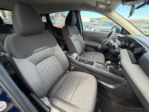 Used 2025 Nissan Kicks SV image 34