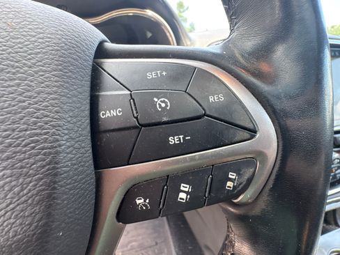 Used 2021 Jeep Grand Cherokee High Altitude AWD/4WD image 33