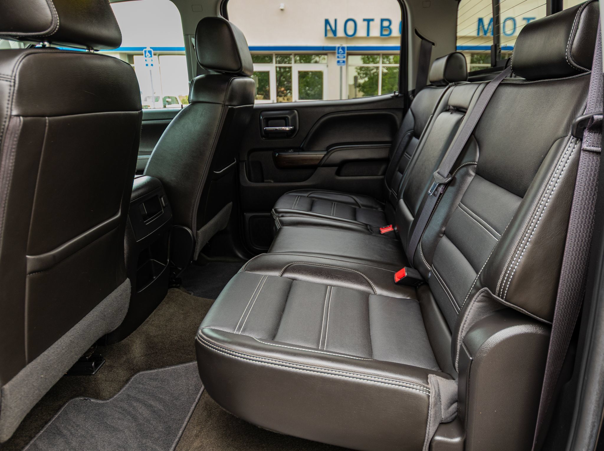 Used 2017 GMC Sierra 2500 Denali w/ Duramax Plus Package AWD/4WD image 22