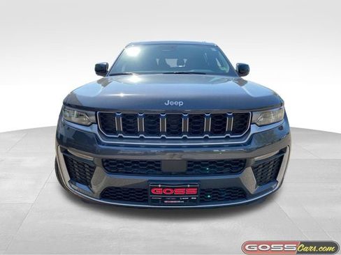 New 2026 Jeep Grand Cherokee L Limited w/ Trailer Tow Package AWD/4WD image 2