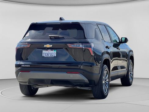 Used 2025 Chevrolet Equinox LT FWD image 33