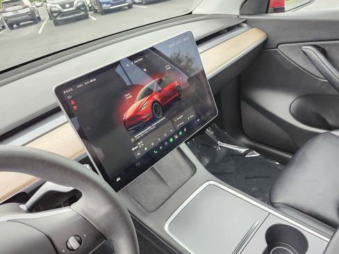 Used 2022 Tesla Model Y Performance AWD/4WD image 29
