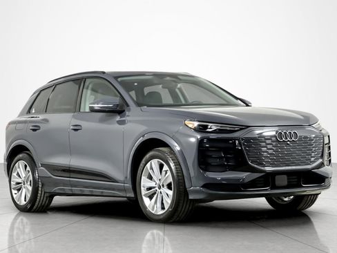 Used 2025 Audi Q6 e-tron Premium w/ Convenience Package image 7