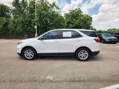 Used 2021 Chevrolet Equinox LS FWD image 4