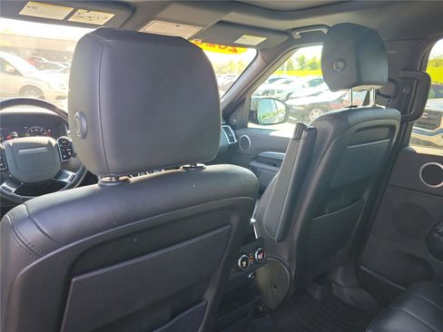 Used 2020 Land Rover Discovery Landmark AWD/4WD image 16