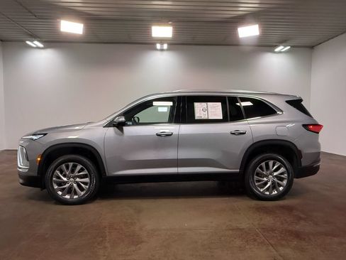Used 2026 Buick Enclave Preferred AWD/4WD image 6