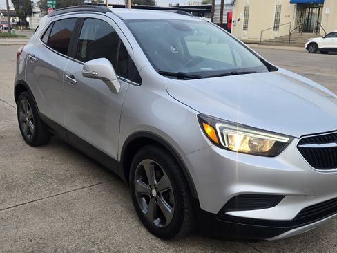 Used 2018 Buick Encore Preferred image 12