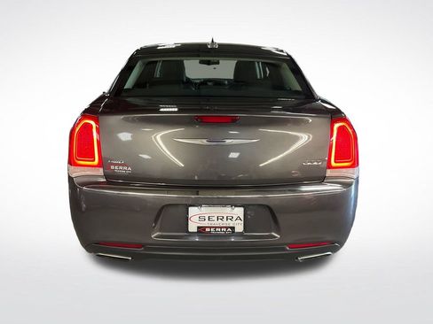 Used 2017 Chrysler 300 Limited w/ Driver Convenience Group AWD/4WD image 4