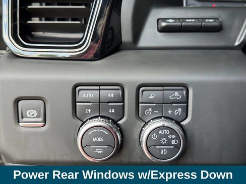 Used 2024 GMC Sierra 1500 AT4 w/ Technology Package AWD/4WD image 18