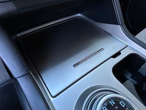 Used 2020 Ford Explorer XLT image 22